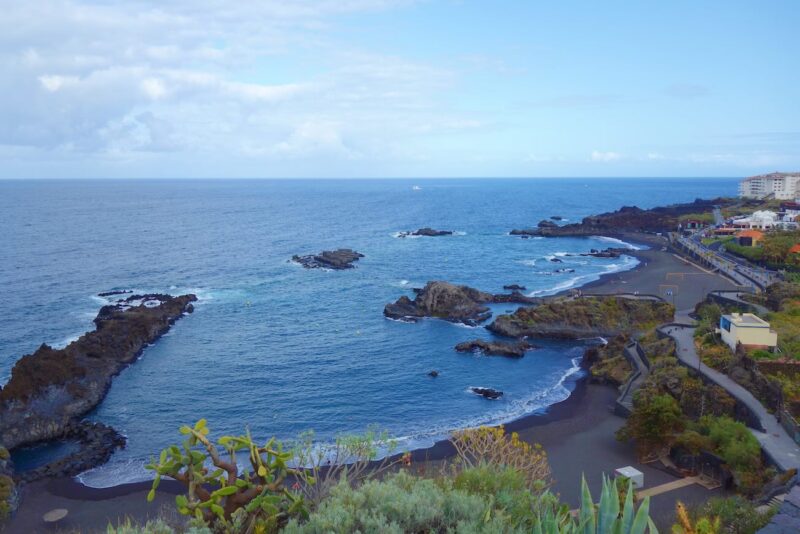 Bre&ntilde;a Alta, playa y naturaleza cerca de la capital