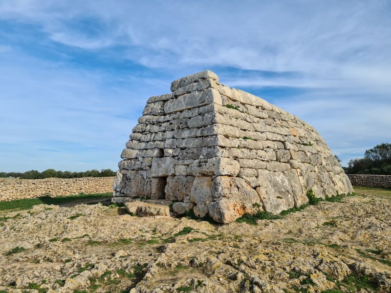 Guía de Menorca: Naveta des Tudons