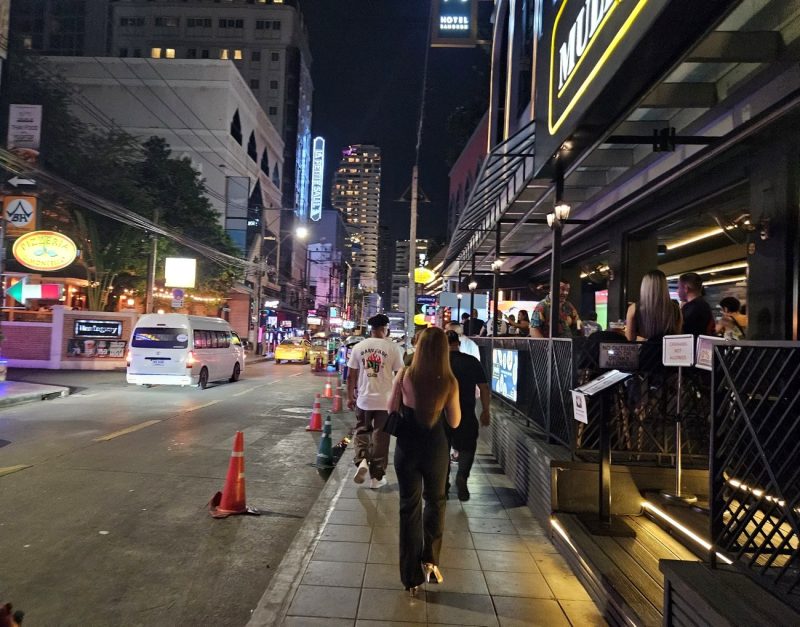 La mejor zona donde alojarse en Bangkok es Sukhumvit