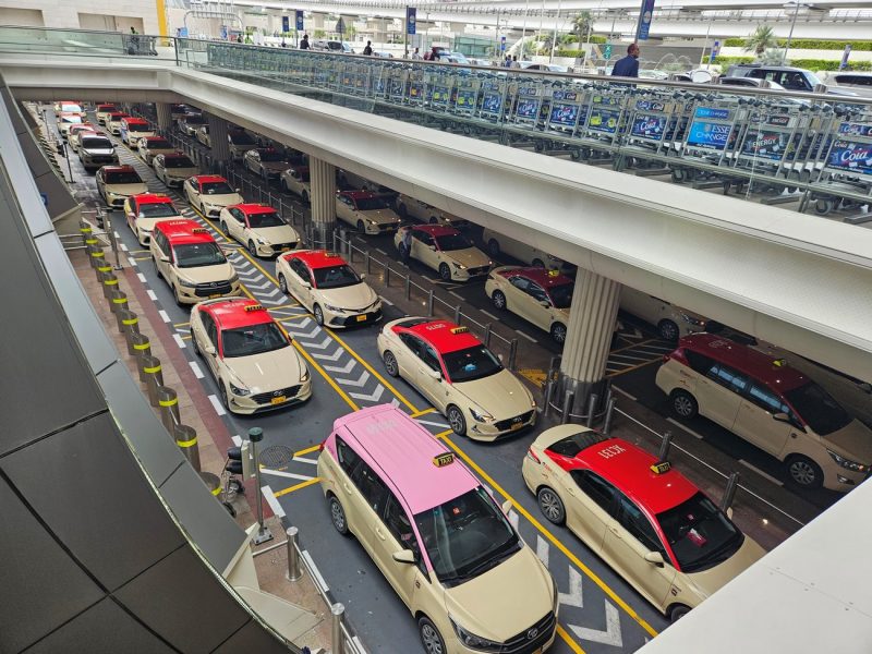 Taxis en el aeropuerto de Dubái
