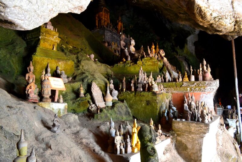 Visitar las cuevas Pak Ou
