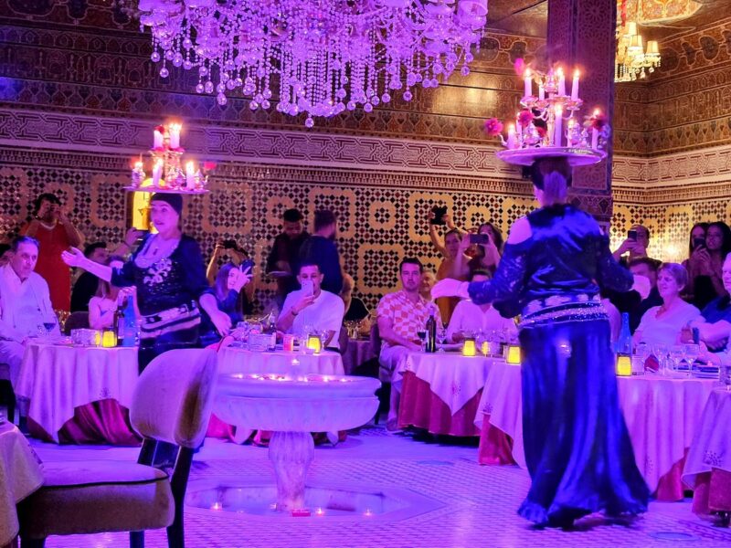 Cena con espect&aacute;culo en Marrakech