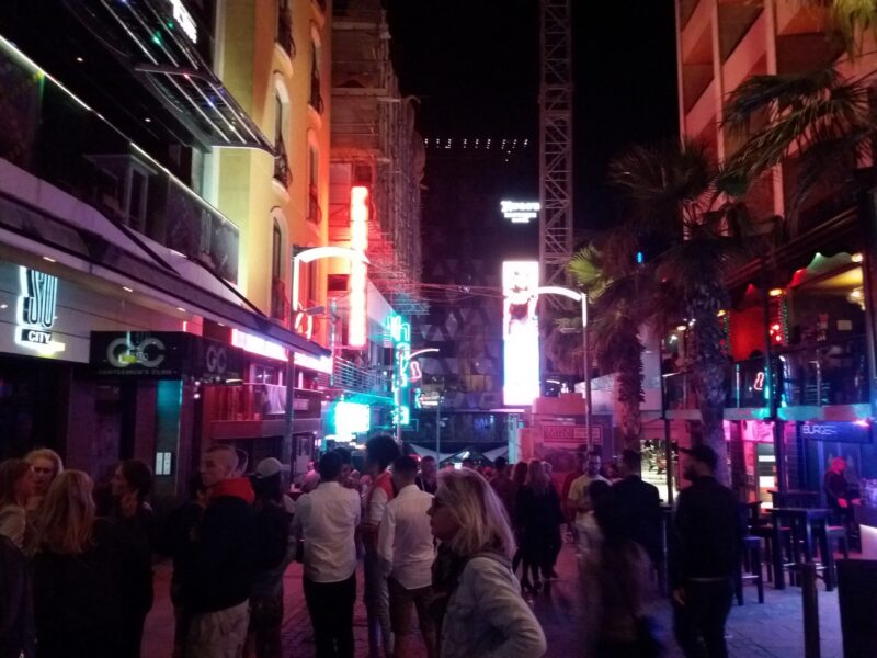 Vida nocturna en Paceville