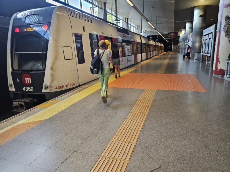 Metro en el aeropuerto de Valencia