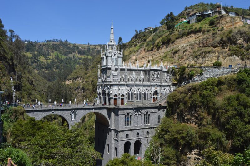 La Catedral de las Lajas