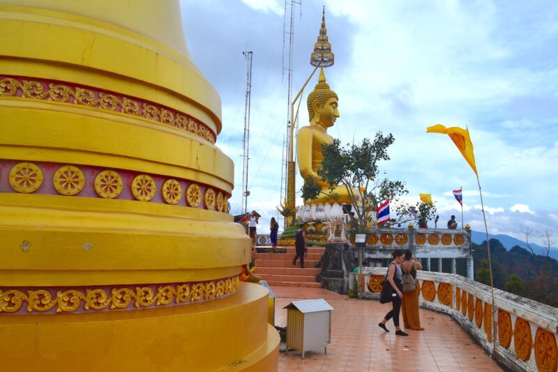 Templo de la Cueva del Tigre en Krabi